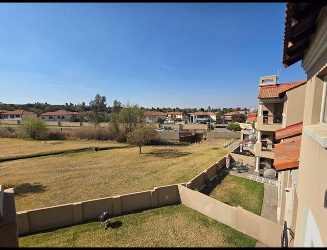 1 BEDROOM APARTMENT FOR SALE IN GLEN MARAIS